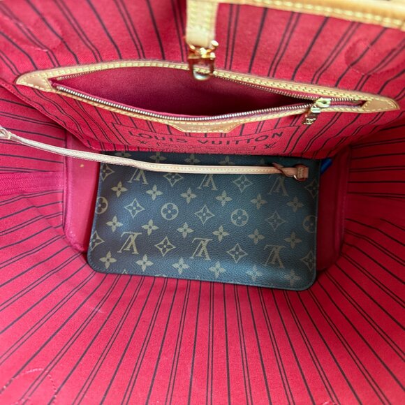 Louis Vuitton Neverfull MM Tote Monogram Canvas with Pouch - Picture 6 of 12